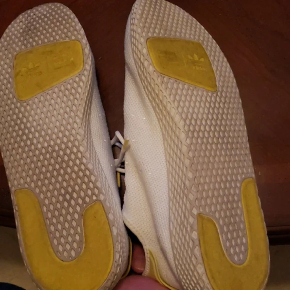 Adidas Men's White Sneakers with Yellow Accents - Picture 8 of 8